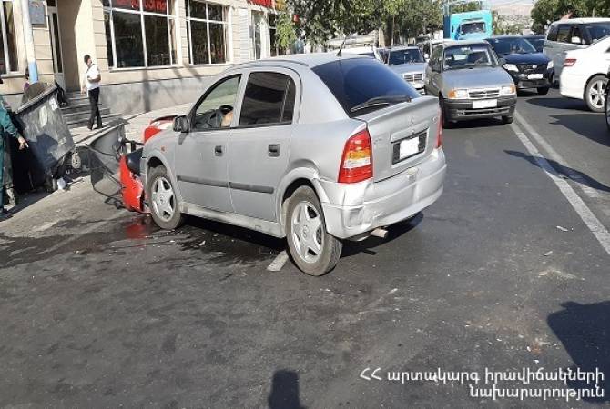 На  ул. Ростовян в  Ереване столкнулись 4 машины, 3 человека доставлены  в  больницу
