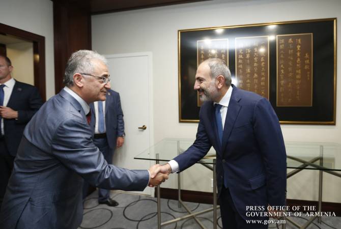 Nikol Pashinyan a rencontré des dirigeants du Parti Démocrate-Libéral Ramgavar de l'Ouest 
Américaine