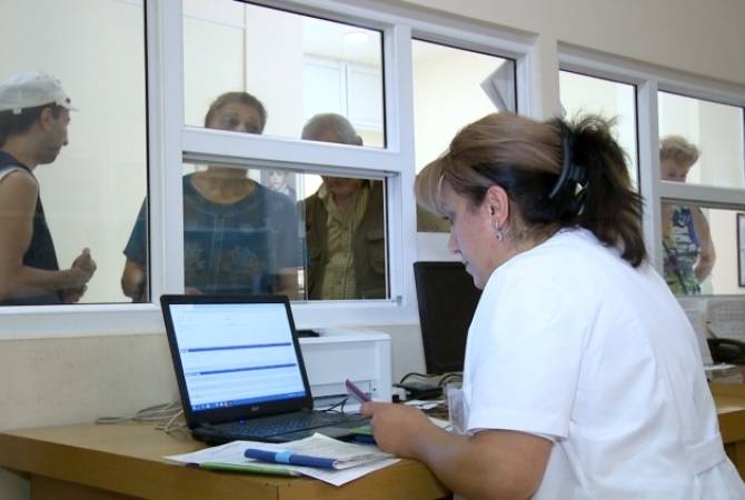 У врача без очереди: ереванские поликлиники внедряют электронную систему 
регистрации