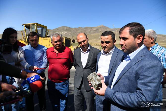 АРМЕНИЯ: Министр Папикян следит за ремонтом дорог межгосударственного значения