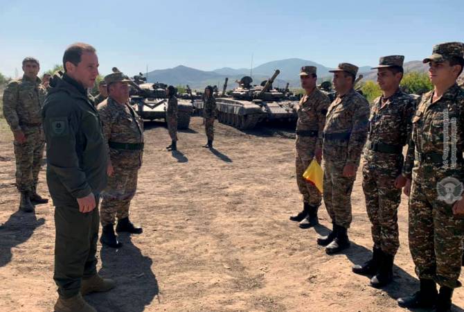Министр обороны Армении посетил воинские части 1-го воинского соединения