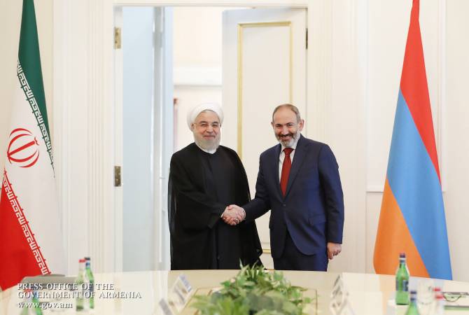 Armenian PM holds meeting with Iran’s President