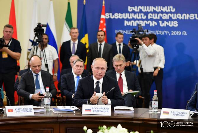 ЕАЭС ведет переговоры с 13-ю странами и более чем 20-ю международными структурами: 
Путин 