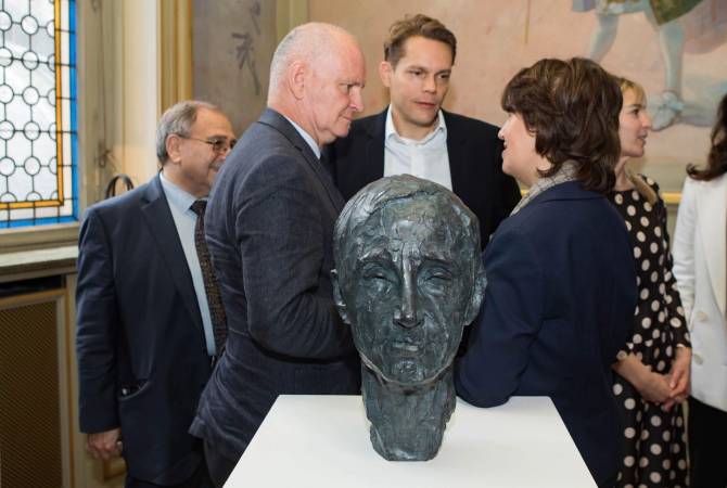 1964 bust of Charles Aznavour by Alice Melikian to be installed in central Paris 