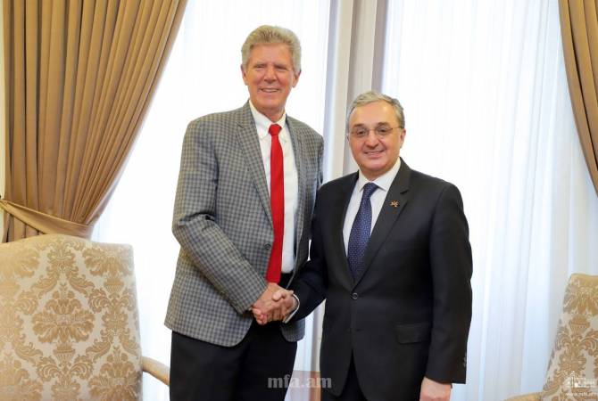 FM Mnatsakanyan presents Armenia's foreign policy priorities to congressman Frank Pallone