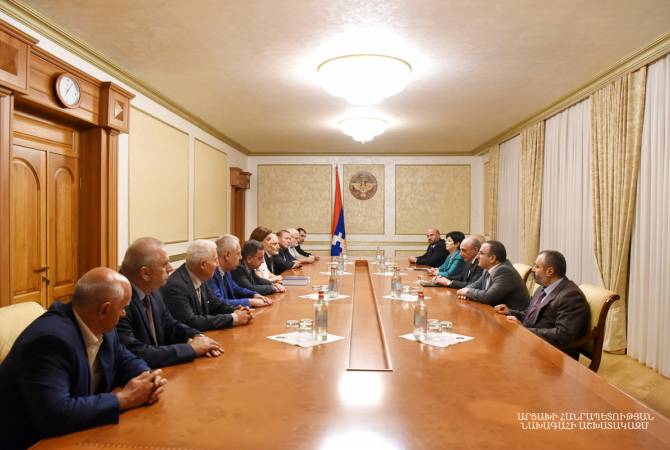 Artsakh's President meets with delegation of Armenian Union of Russia