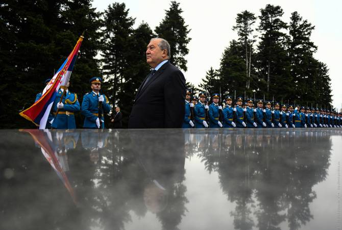 ضمن الزيارة الرسمية لصربيا-رئيس أرمينيا أرمين سركيسيان يزور نصب الجندي المجهول ببلغراد-