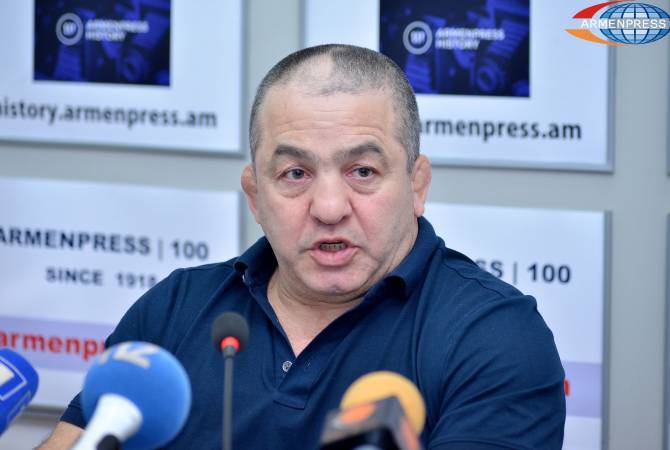 Левон Джулфалакян возглавил Отдел по вопросам молодежи и спорта аппарата мэрии 
Еревана

