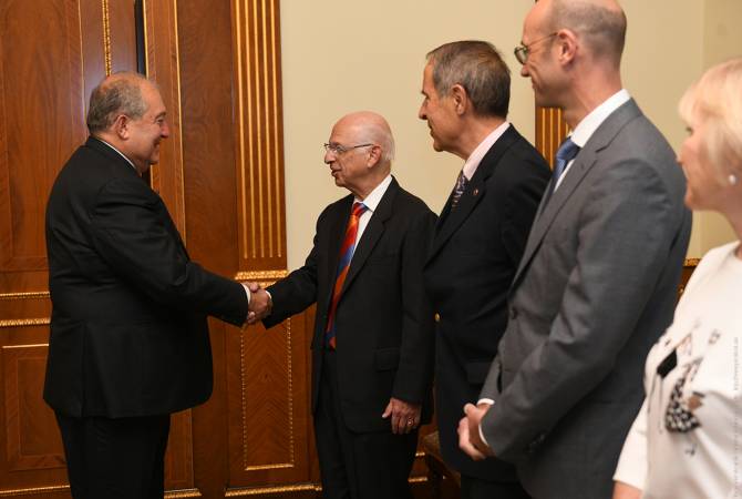 President Sarkissian hosts Columbia University Professor John Bilezikian and his delegation