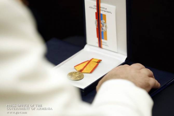 АРМЕНИЯ: Президент Армении наградил группу лиц медалью “Мхитар Гош”