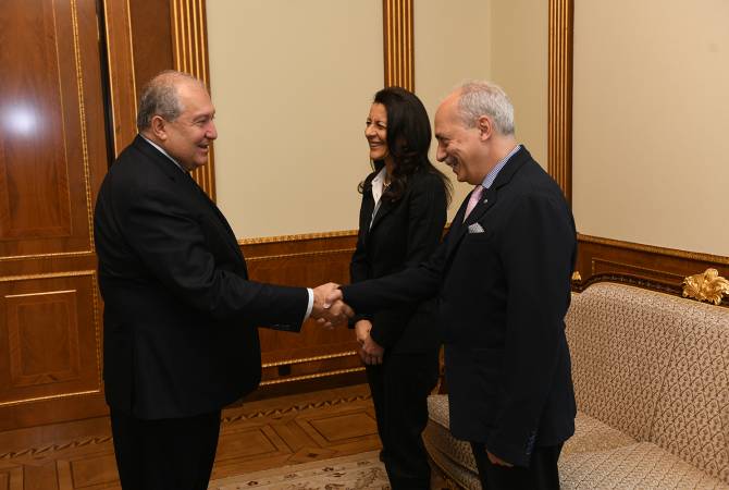 President Sarkissian receives chairs of IEEE Computer Society and Synopsis Armenia