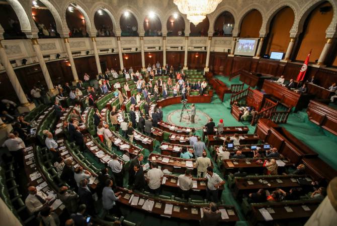 Умеренные исламисты получили около четверти мест в парламенте Туниса