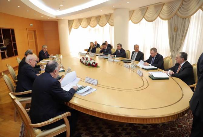 Зограб Мнацаканян принимает участие в заседании Совета министров иностранных дел 
СНГ

