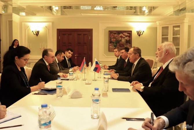 Rencontre entre Zohrab Mnatsakanian et Sergueï Lavrov