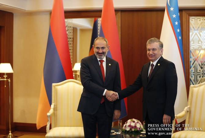 Pashinyan meets Mirziyoyev in first "historic" official meeting between Armenian and Uzbek 
leaders
