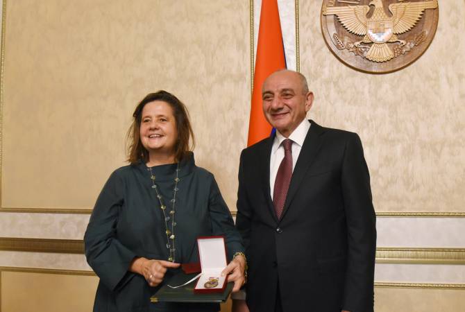 President of Artsakh awards Medal of Gratitude to ex-head of Brussels Francophone Parliament 