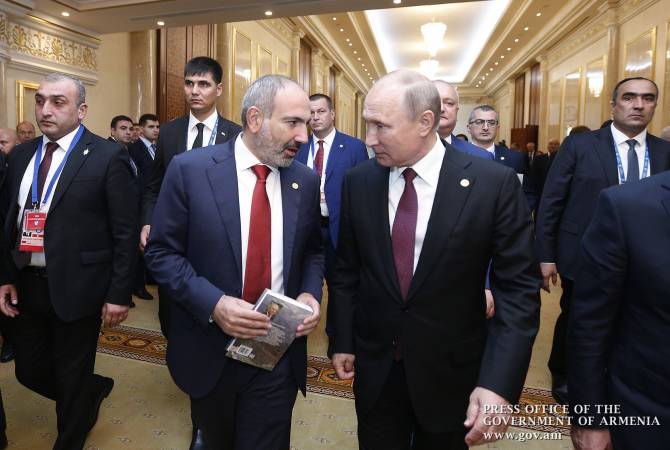 Pashinyan explains choice of book as gift to Putin 