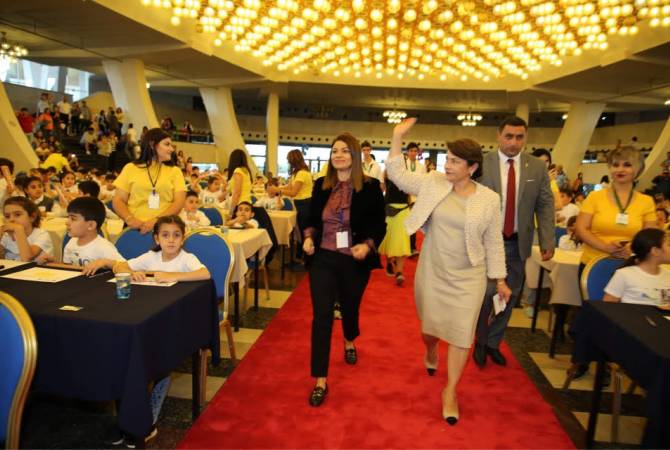President’s spouse Nouneh Sarkissian attends 1st Mental Arithmetic International Olympiad in 
Yerevan