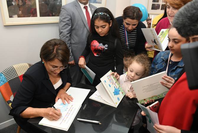 Нуне Саркисян представила детям книгу, написанную ею и ее внучкой

