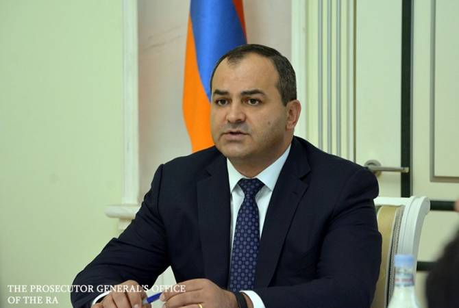 Генпрокурор Армении наградил полицейских: погибшего и раненного при исполнении 
служебного долга