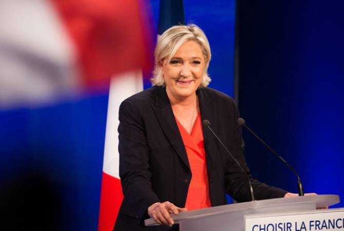 Марин Ле Пен заявила о намерении участвовать в выборах президента Франции в 2022 
году