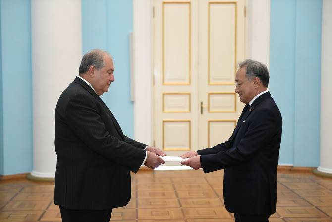 New Ambassador of Republic of Korea presents credentials to Armenian President