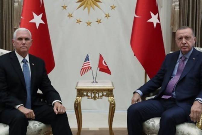  В Анкаре началась встреча Эрдогана и Пенса 