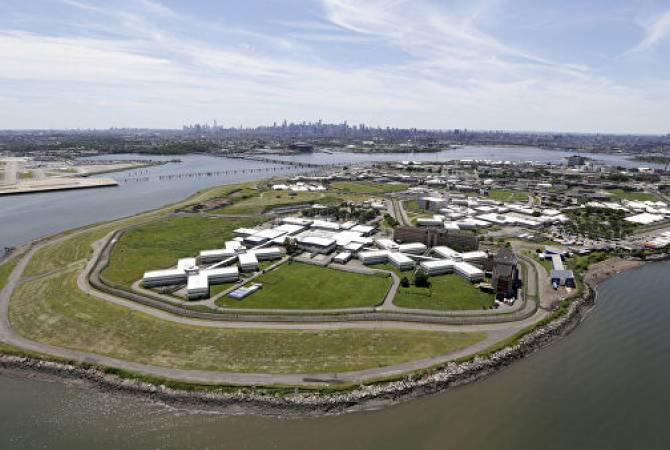 Власти Нью-Йорка закроют самую крупную в мире тюрьму