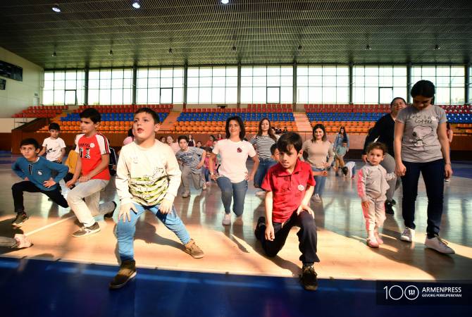 PM’s spouse Anna Hakobyan participates in “Healthy Lifestyle For All” sport event