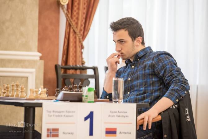 Арам Акопян в числе лидеров молодежного ЧМ по шахматам