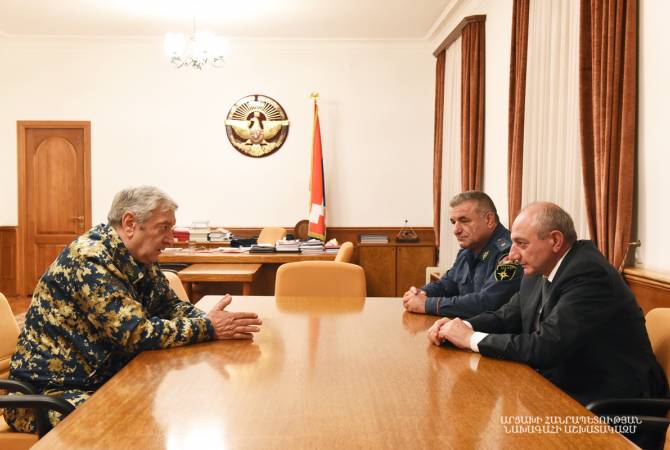President of Artsakh holds meeting with Armenia’s Minister of Emergency Situations