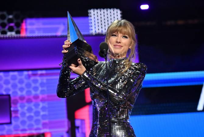 American Music Awards назвала Тейлор Свифт "артистом десятилетия"