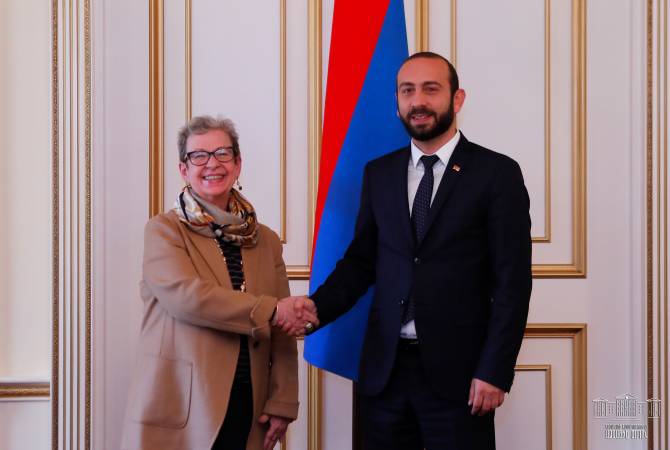  Председатель НС принял главу делегации ЕС в Армении 