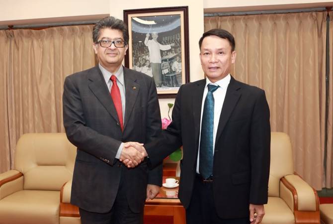 L'Ambassadeur Vahram Kajoyan a rencontré le directeur général de l'Agence vietnamienne 
d'information