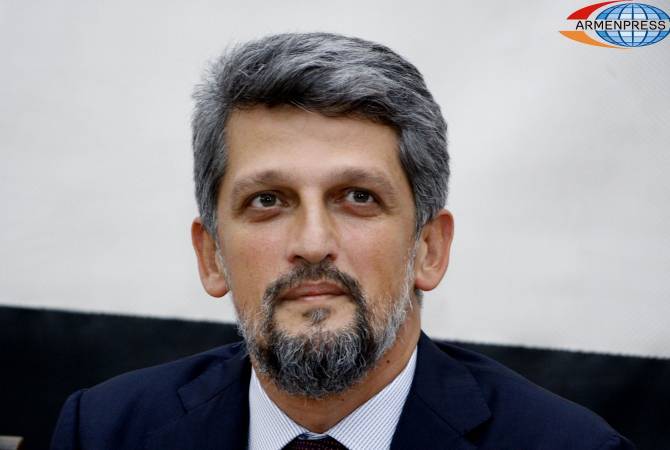 Garo Paylan delivers statement on recognition of Armenian Genocide in Turkish parliament