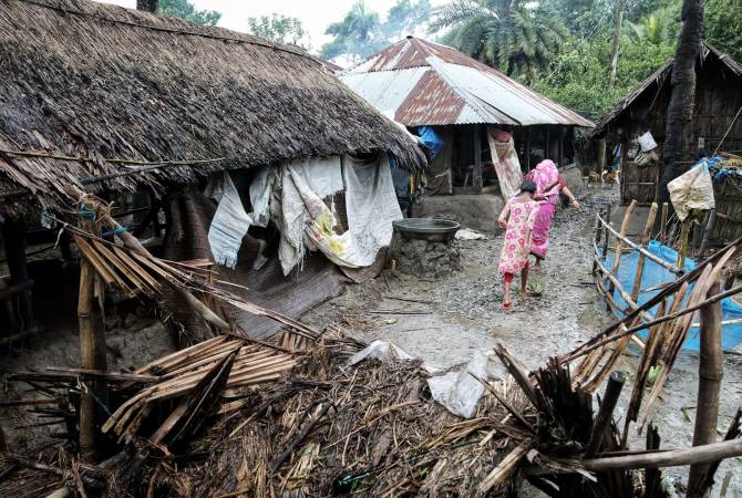 СМИ: 10 человек погибли в Индии из-за циклона "Булбул"