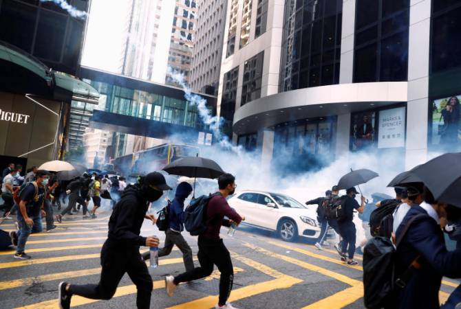 Полиция в Гонконге сообщила о задержании 266 участников уличных беспорядков