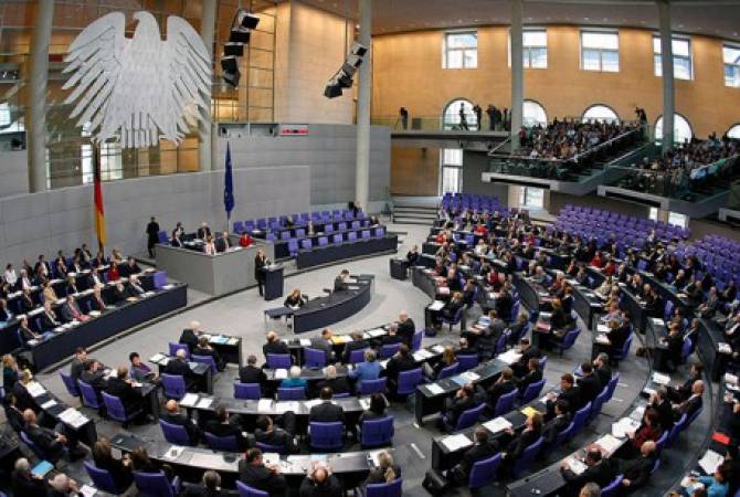 В немецком парламенте впервые в истории сняли с должности главу комитета