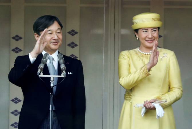 Император Японии начал ночную церемонию по случаю восшествия на престол