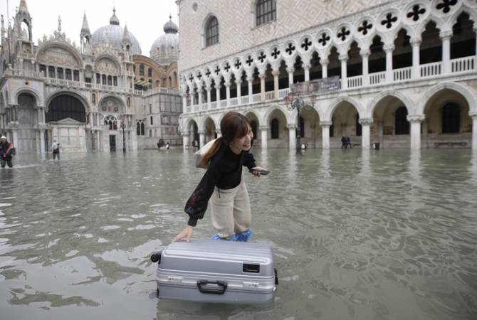 В Венеции ожидается новая волна наводнения