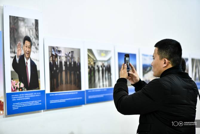 В Союзе художников открылась фотовыставка, посвященная 70-летию образования КНР