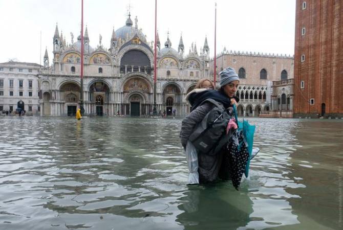 В Венеции введен режим ЧП в связи с наводнением