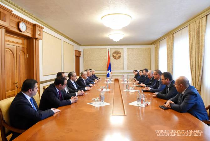 Бако Саакян и  Артур  Джавадян обсужден  вопросы сотрудничества Армения-Арцах  в 
банковской сфере