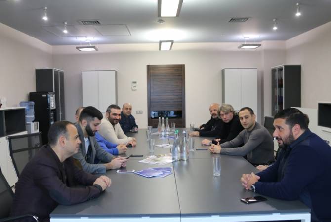 Ուկրաինայի հայ համայնքի հետ աշխատանքը՝ նոր հարթության վրա. Սինանյանն 
սկսել 
է հանդիպումների շարքը