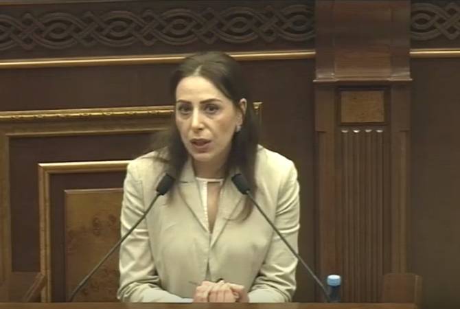 Кандидат от партии “Просвещенная Армения” нулевую терпимость к коррупции считает 
важным фактором