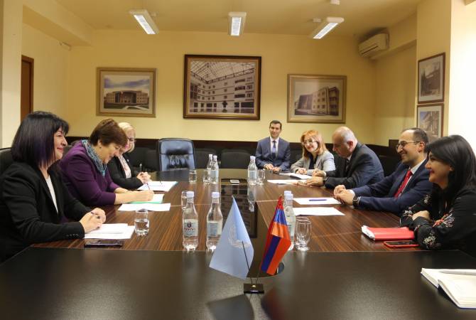 Arsen Torossian a reçu la représentante de l'UNICEF en Arménie, Tanïa Radotcha

