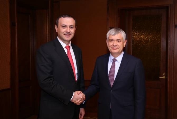 ՀՀ ԱԽ քարտուղար Գրիգորյանը հանդիպել է Ուզբեկստանի ԱԽ քարտուղար Մահմուդովի 
հետ