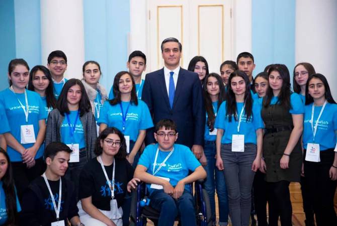 ՀՀ նախագահի նստավայրում կայացել է Հայաստանում երեխաների առաջին 
գագաթաժողովը