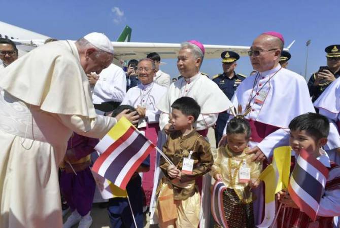 Папа Римский затронул в Таиланде тему эксплуатации женщин и детей