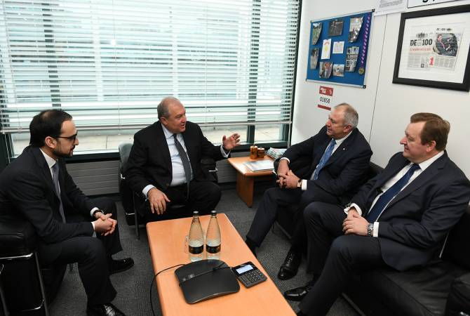 Президент Армении встретился с премьер-министром Беларуси в рамках саммита ЕБРР

